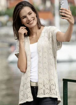 Strickweste mit Ajourmuster