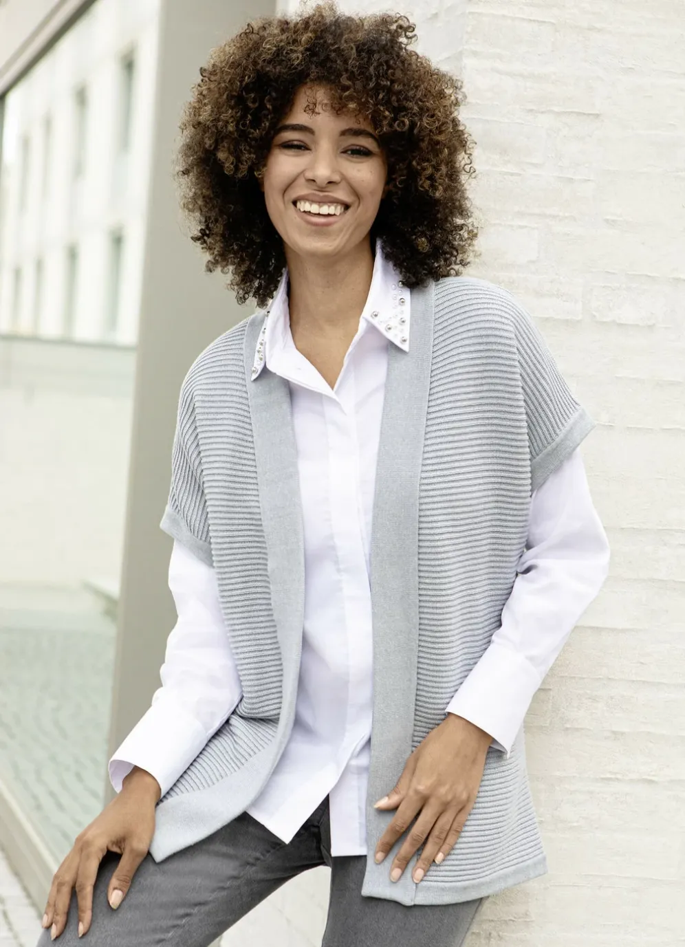 Strickweste mit Strukturmuster