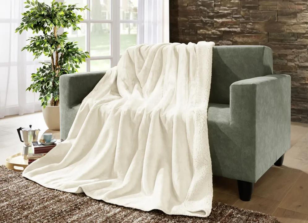 Superkuschelige Wohndecke in Teddyfleece-Qualität