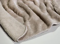 Superkuschelige Wohndecke in Teddyfleece-Qualität