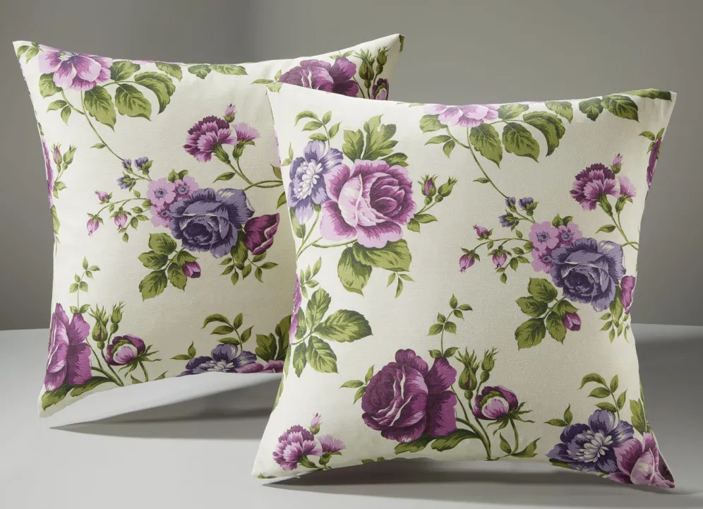 Tagesdecke mit Karosteppung und Kissenbezüge