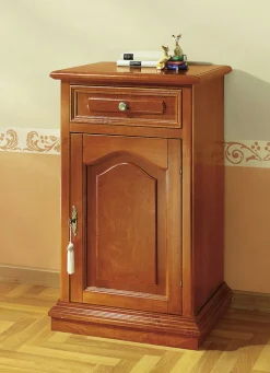 Teilmassive Kommode mit Echtholzfurnier