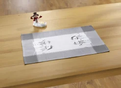 Tisch- und Raumdekoration in Leinenoptik