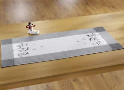 Tisch- und Raumdekoration in Leinenoptik