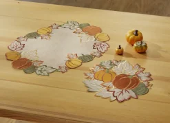 Tisch- und Raumdekoration mit Glanzgarn