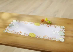 Tisch- und Raumdekoration mit Plüsch- und Stoff-Applikationen