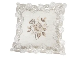 Tisch- und Raumdekoration mit Spitzenbordüre