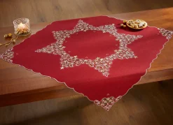 Tischdecke mit aufwendigen Stickereien