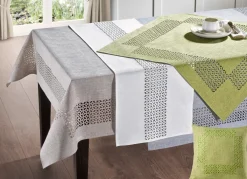 Tischdecke mit dekorativer Lochstanzung