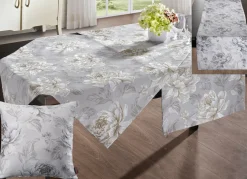 Tischdecke oder Kissenbezug mit Blüten-Dessin