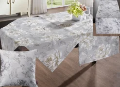 Tischdecke oder Kissenbezug mit Blüten-Dessin