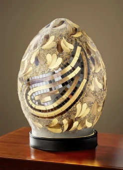 Tischleuchte mit Mosaik aus Glasstücken