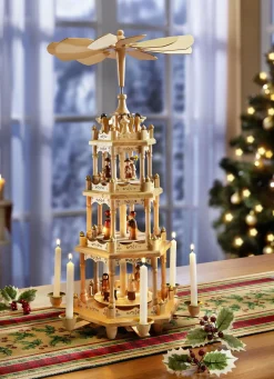 Tischpyramide aus Holz