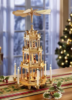 Tischpyramide aus Holz