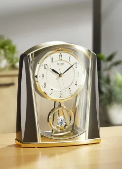 Tischuhr aus Kunstmaterial