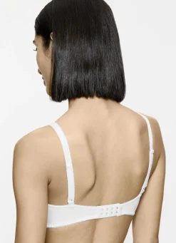 Triumph Amourette Bügel-BH aus zarter Elastikspitze