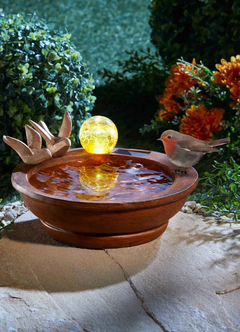 Vogeltränke mit Solarkugel