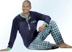 Vorteilspack: Schlafanzug und Shorty mit langer Knopfleiste, Brusttasche und Karodessin