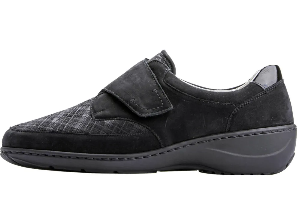 Waldläufer Slipper mit Stretchmaterial im Ballenbereich