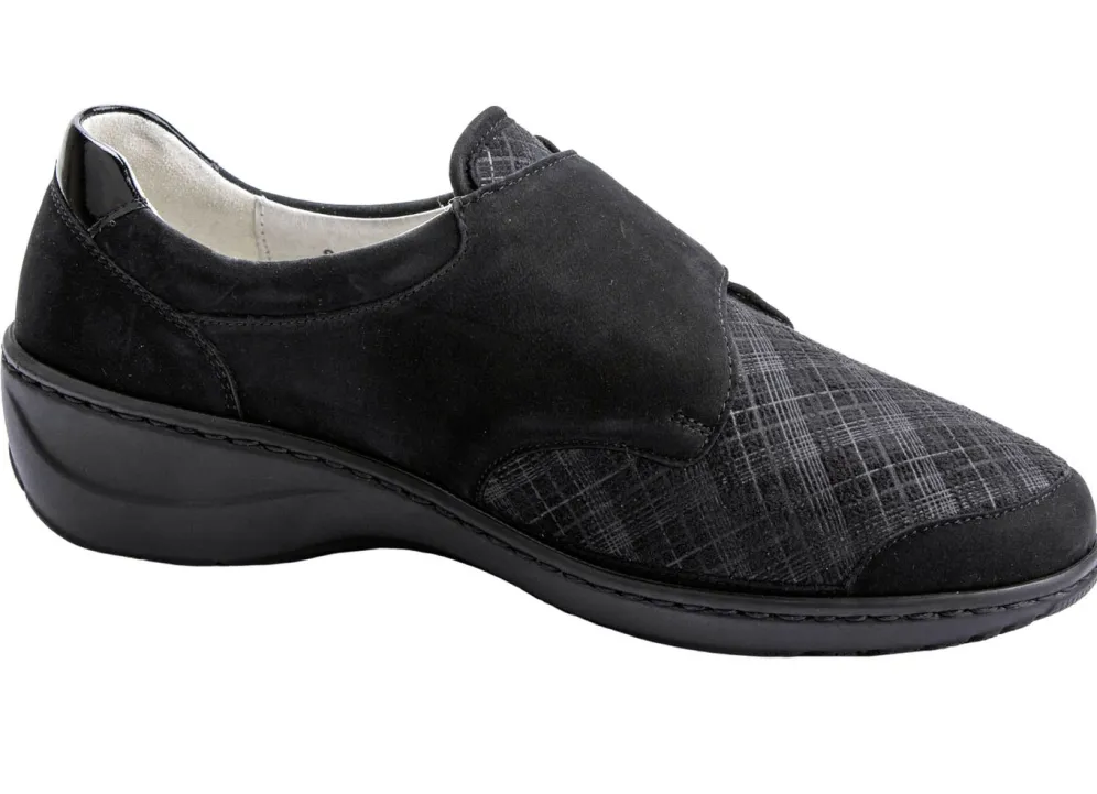 Waldläufer Slipper mit Stretchmaterial im Ballenbereich