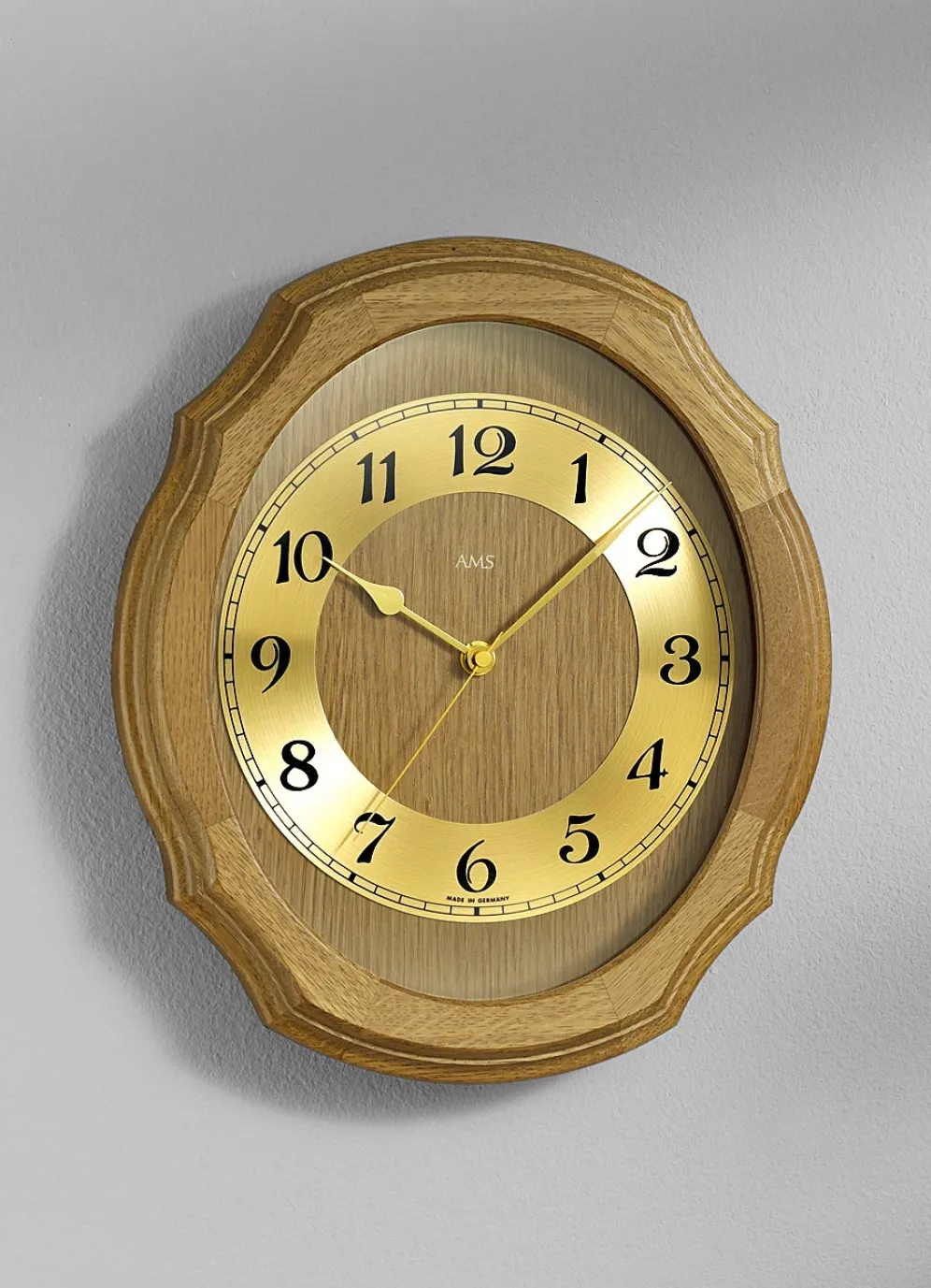 Wanduhr mit Funkuhrwerk