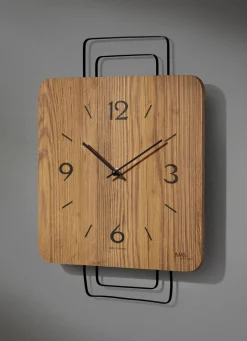 Wanduhr mit Holzgehäuse aus dem Hause AMS