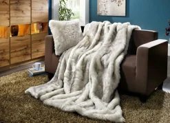 Wohn-Accessoires aus naturgetreuem Langhaar-Webpelz