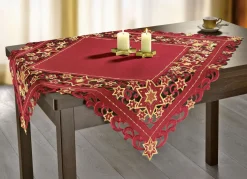 Wunderhübsch bestickte Tischdekoration