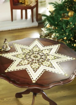 Wunderhübsch bestickte Tischdekoration