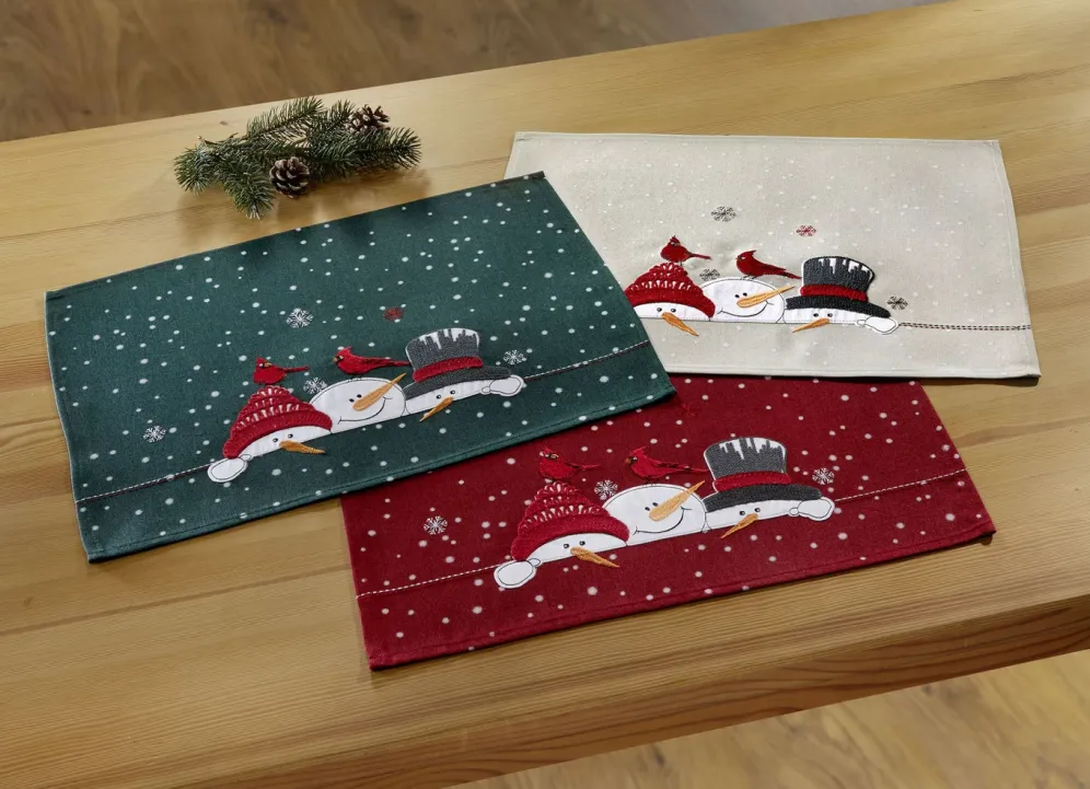 Zauberhafte Tisch- und Raumdekoration mit Schneemann-Motiven