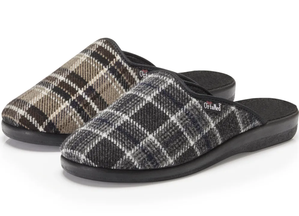 Zweierpack Pantoffeln aus weichem Textilmaterial